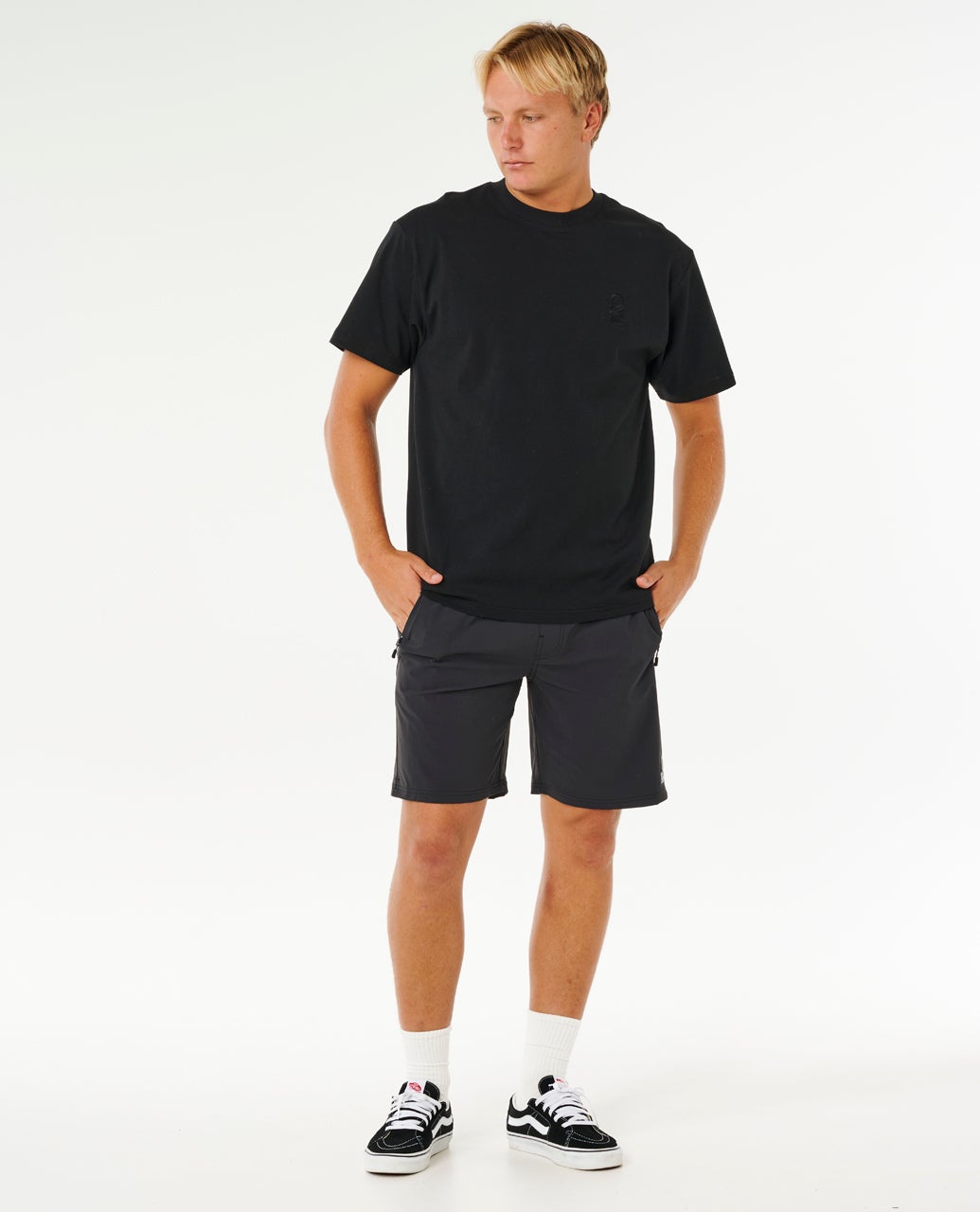 T-shirt brodé Search